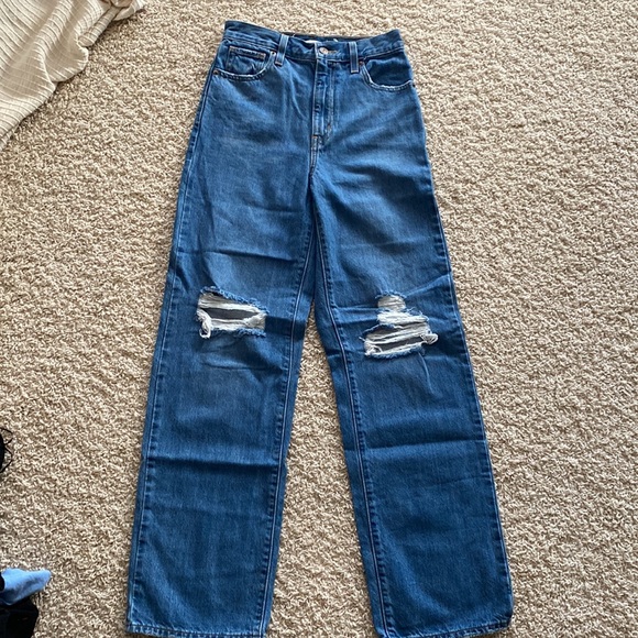 Levi’s High Waisted Distressed Straight Jeans - Picture 3 of 4